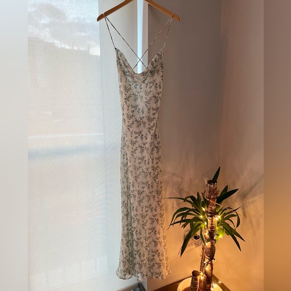 Size M | JLUXLABEL maxi floral dress - Picture 5 of 11